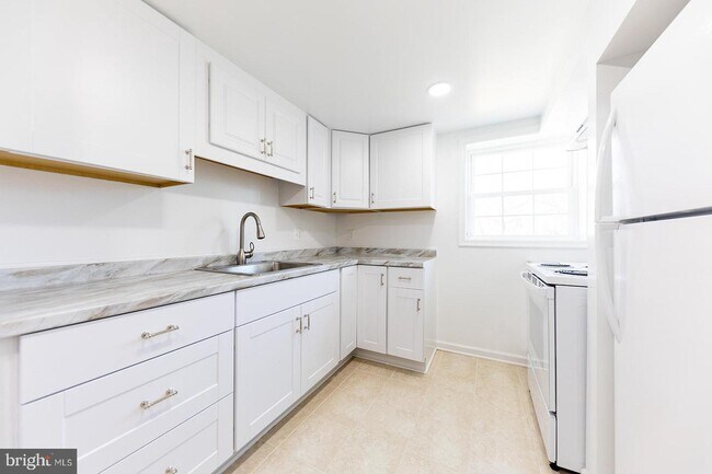 Foto del edificio - 7605 Hayfield Rd