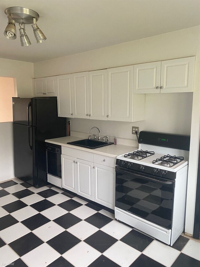 Building Photo - 2 br, 1 bath Condo - 14 Oak Ridge Dr Apt 7