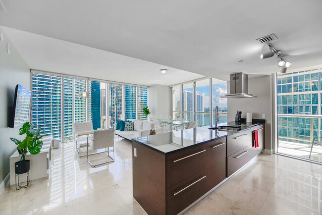 Building Photo - 485 Brickell Ave