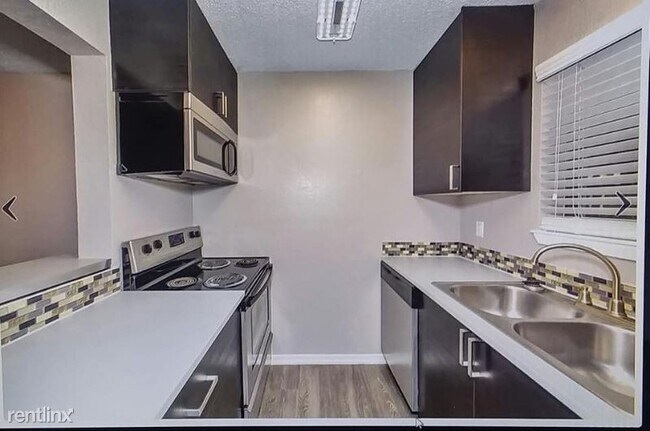 Foto del edificio - 2 br, 1 bath Townhome - 3716 Murray Ct