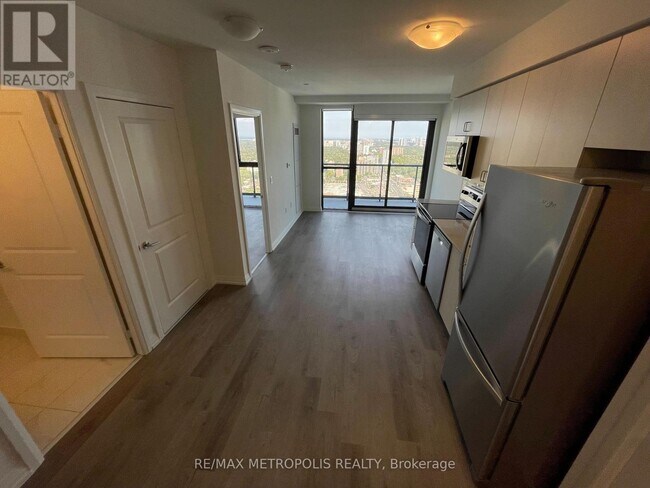 Photo du bâtiment - 325-P325 Yorkland Blvd
