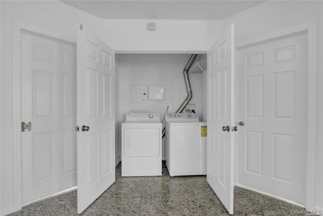 Foto del edificio - 329 Broadway