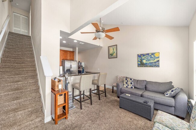 Building Photo - Lionsgate #310