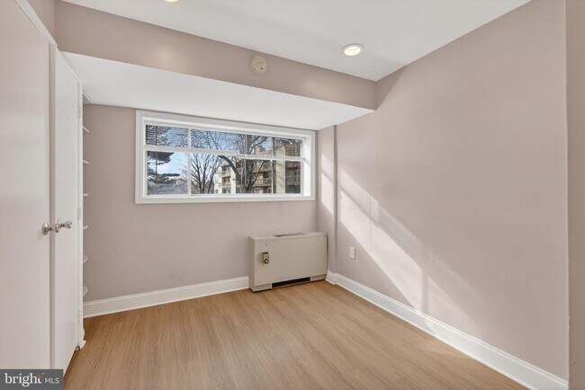 Foto del edificio - 10320 Westlake Dr