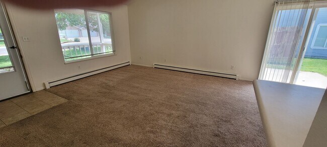 Foto del edificio - Available September, 2025