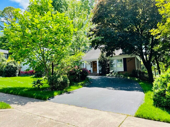 Photo - 8221 Chivalry Rd House