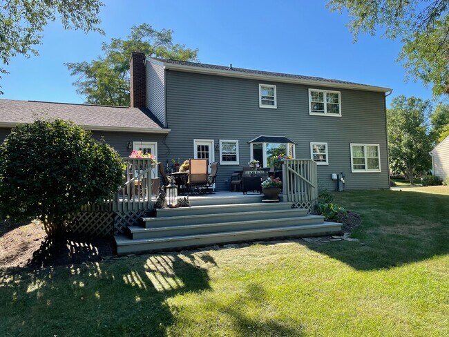 Foto del edificio - 102 N Stauffer Dr