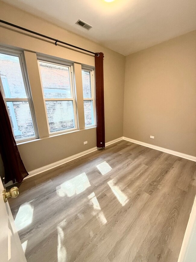 Foto del edificio - 4357 S Whipple St