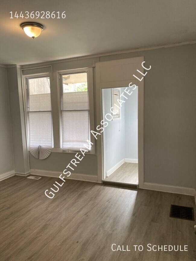 Foto del edificio - 2136 N Fulton Ave