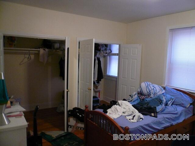 Foto del edificio - 879 Beacon St