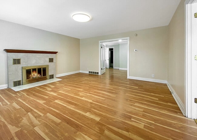 Building Photo - 33670 N Idlewild Dr