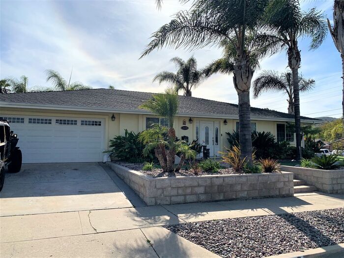 Foto principal - 3 Bedroom Home with Attached Granny Flat!