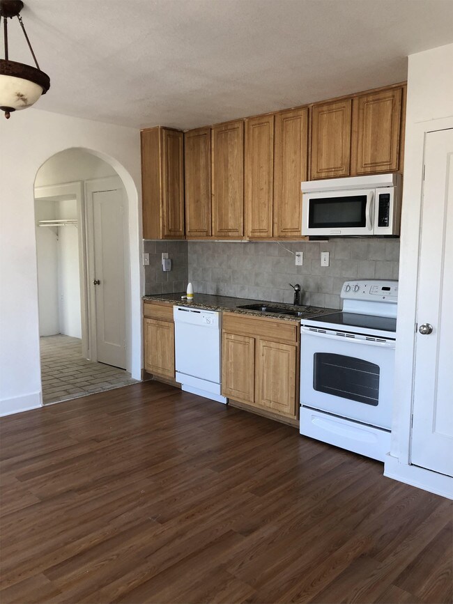 Building Photo - 5816 Marquita Ave