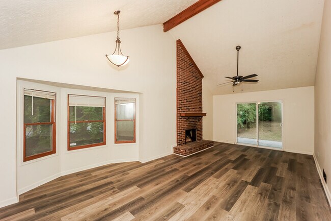 Building Photo - 7074 Williamsburg Dr