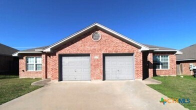 Building Photo - 4102 Janelle Dr