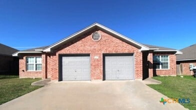 Building Photo - 4102 Janelle Dr