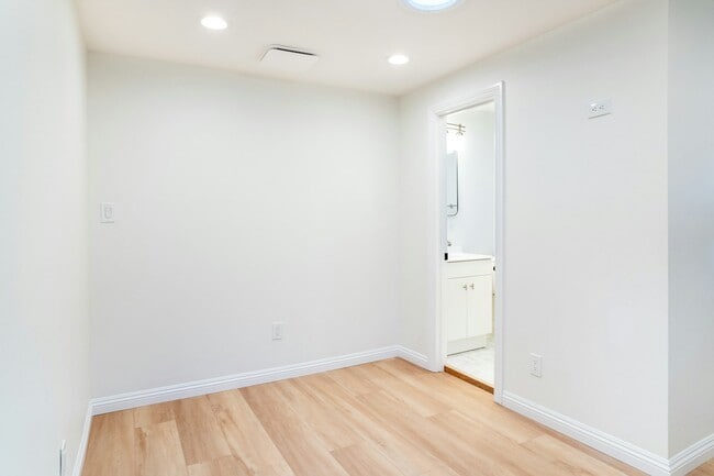 Building Photo - 3732 Cowley Way