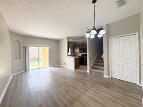 Building Photo - 2731 Retreat View Cir