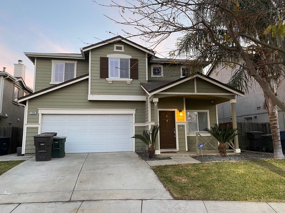 Foto principal - Great home in a court