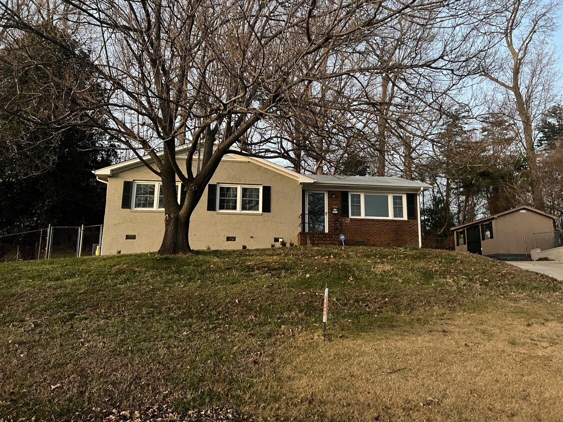 2512 Murrayhill Rd, Greensboro, NC 27403 House Rental in Greensboro