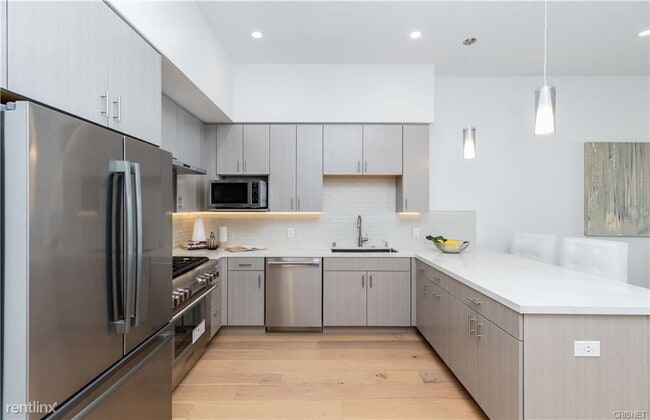 Building Photo - 2 br, 2.5 bath Condo - 4322 Gentry Ave # 203