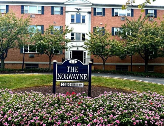 Foto del edificio - 412 N Wayne Ave