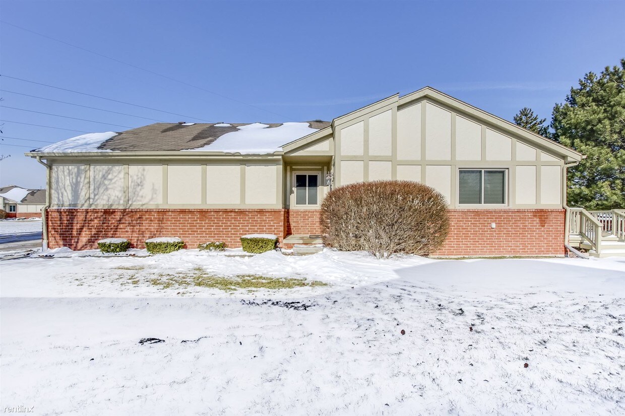 Primary Photo - 42232 Aspen Ct