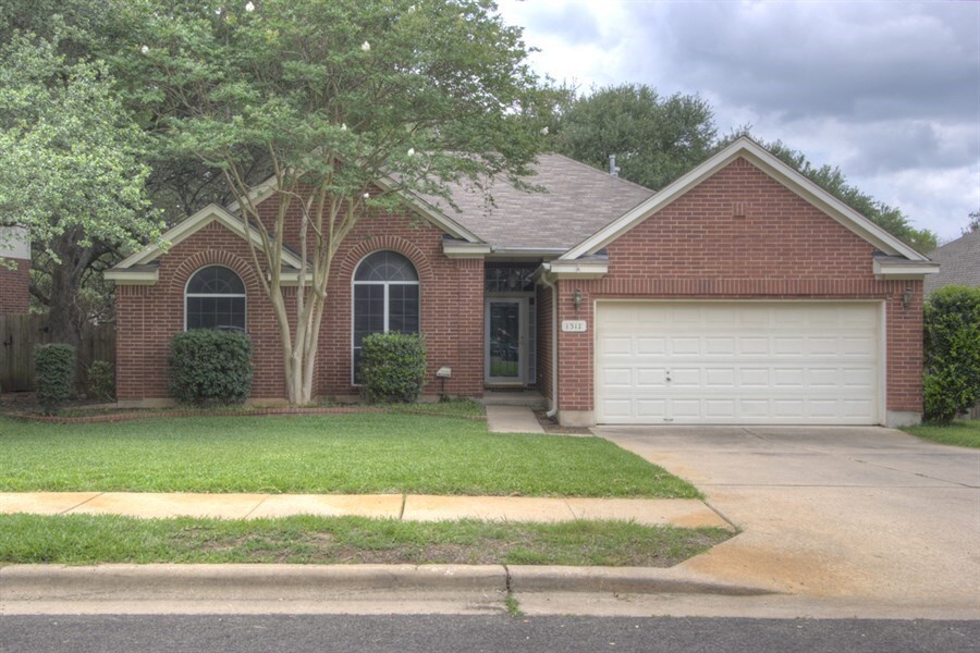 Building Photo - 1317 Roadrunner Dr