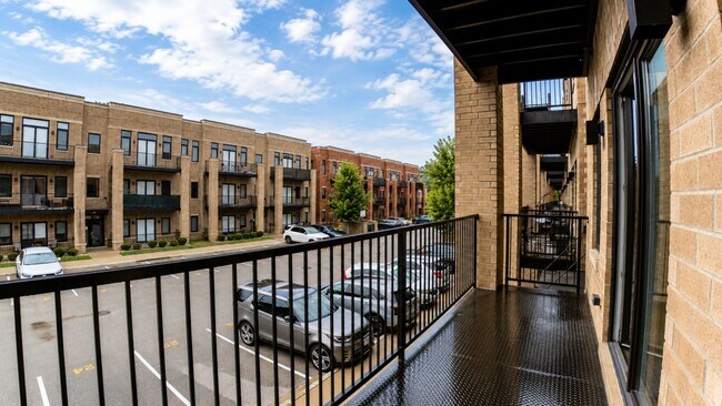 Foto del edificio - 8471 W Grand Ave