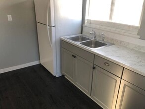 Building Photo - 2415 8th Ave N