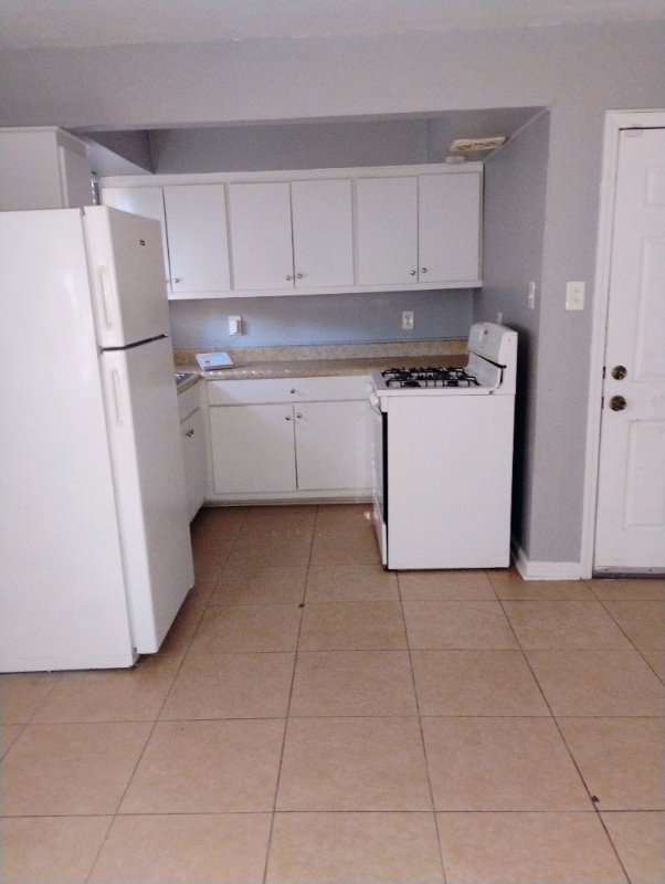 Foto del edificio - 8630 Corlett Dr