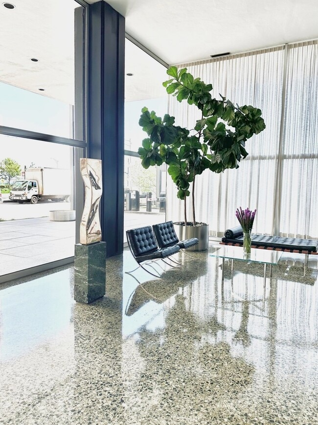 Foto del edificio - 910 N Lake Shore Dr