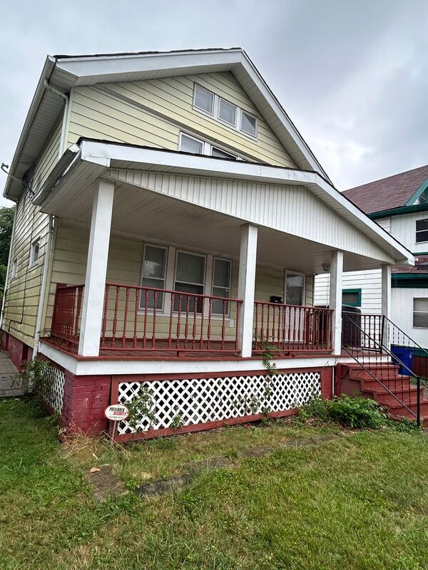 Building Photo - 1032 E 145th St