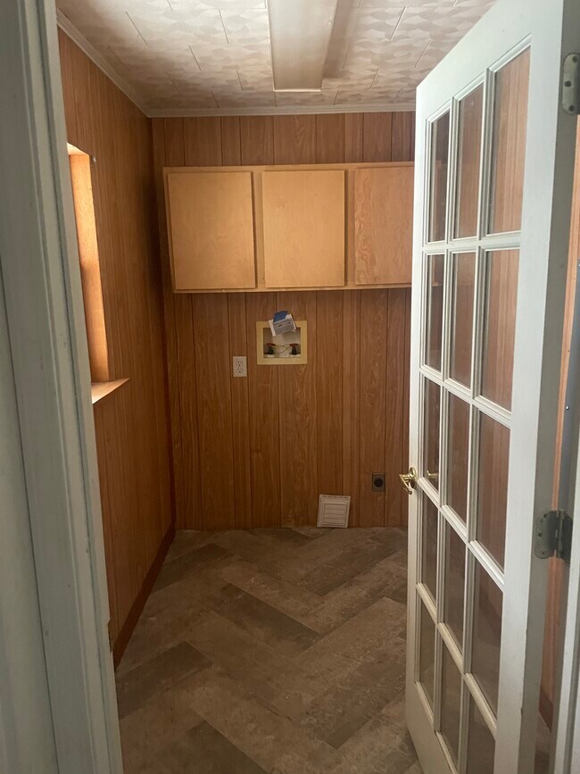 cuarto de lavandería - 1125 Normandy Ln