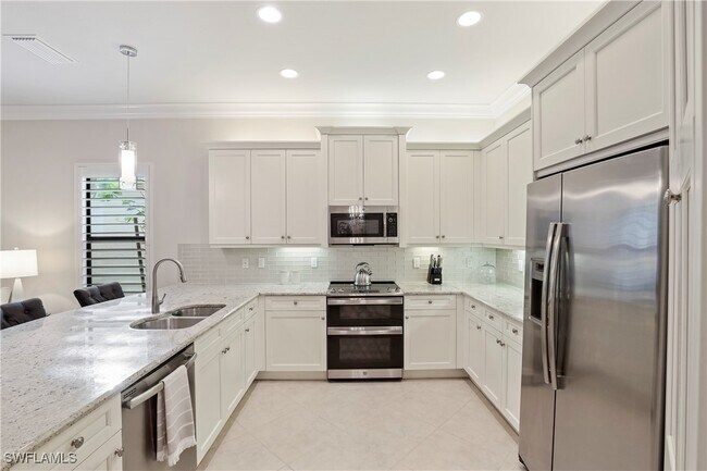 Building Photo - 13435 Silktail Dr