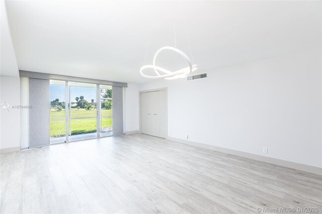 Building Photo - 800 Cypress Blvd