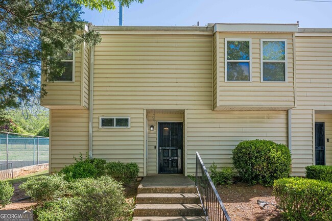 Building Photo - 2016 Oak Park Ln