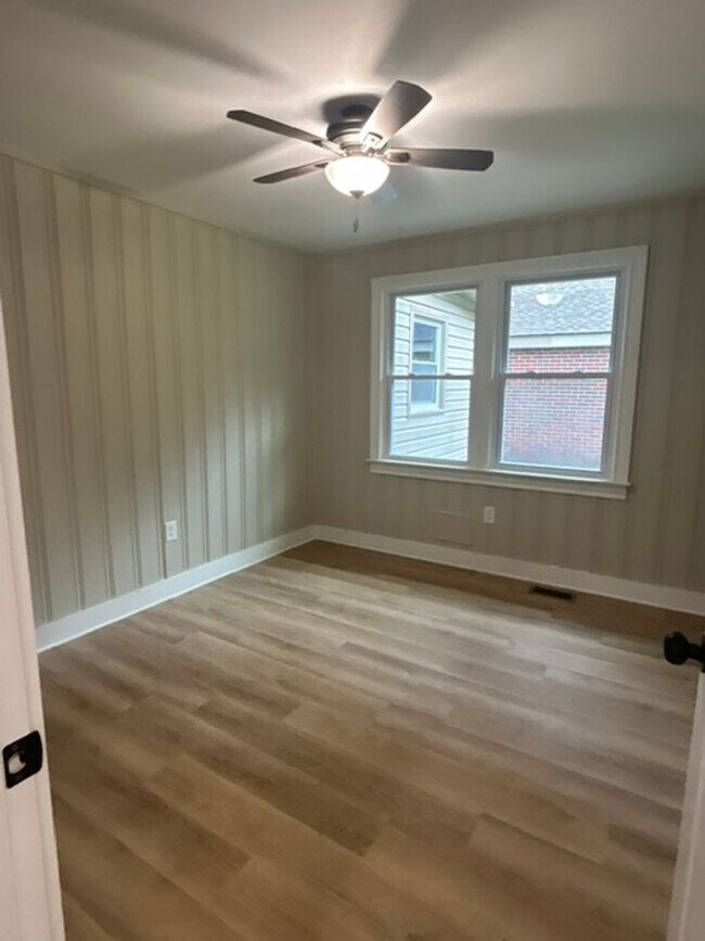 Foto del edificio - **Coming Soon**Completely Renovated Corner Lot Near Downtown Greenville