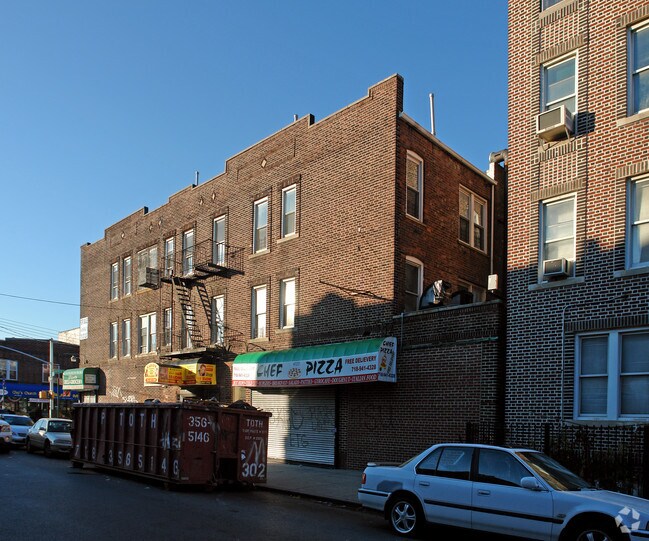 trasera - 4721-4723 Church Ave
