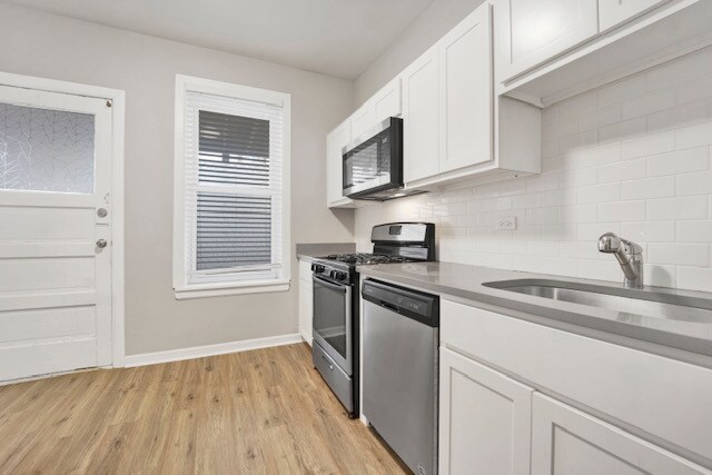 Building Photo - 2255 S Oakley Ave