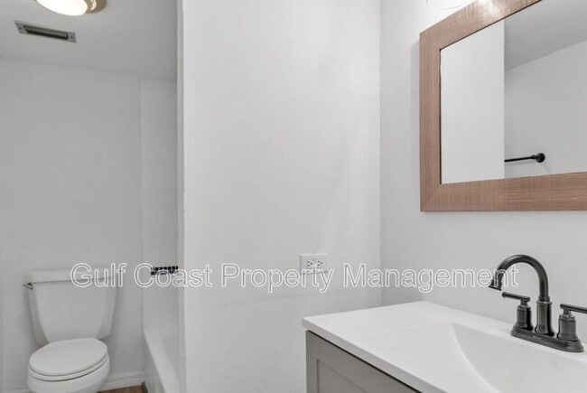 Building Photo - 758 Pine Run Dr