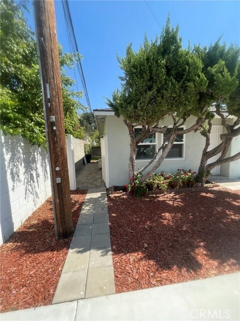 Building Photo - 3807 Mohawk St