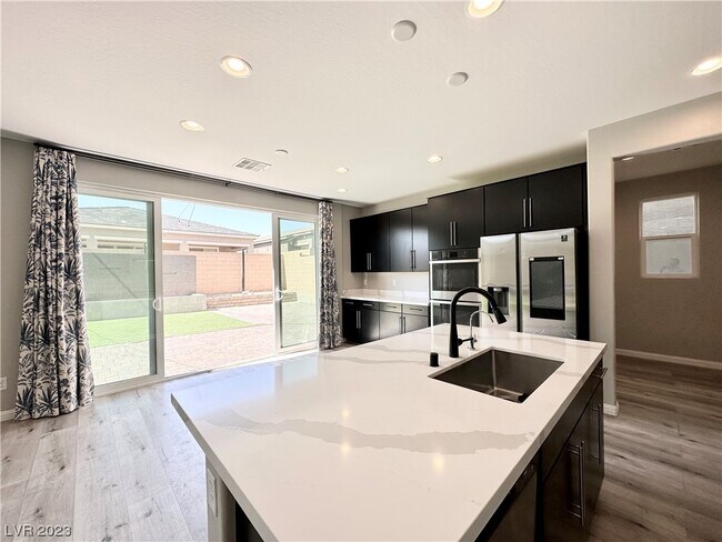 Foto del edificio - 10157 Heron Lake Ave