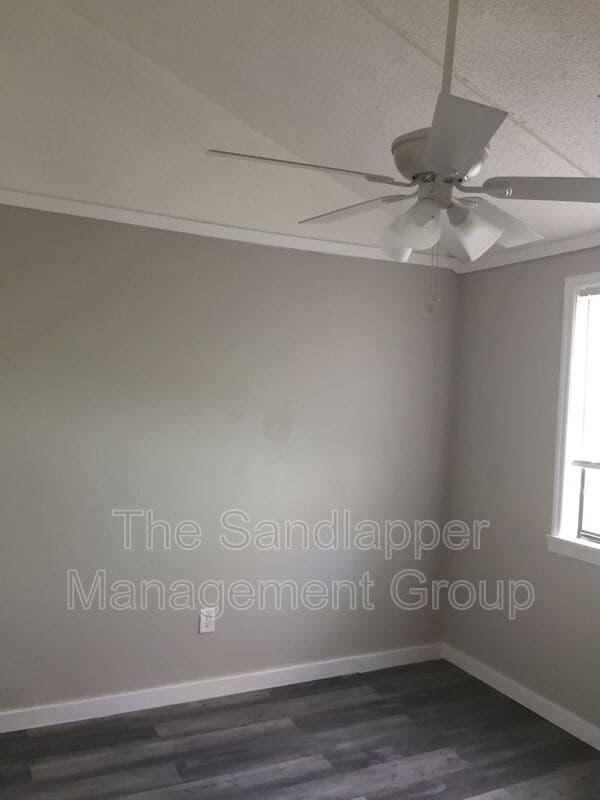 Photo - 1927 Iron St Apartment