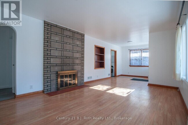 Photo du bâtiment - 639 Yonge St