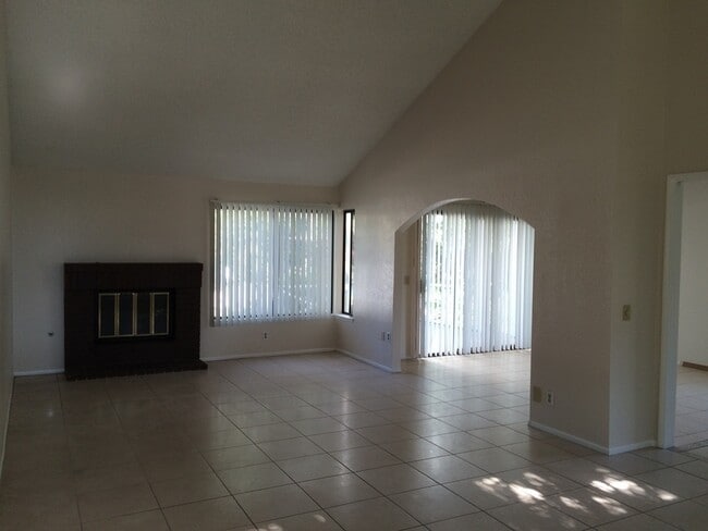 Building Photo - Upland Pool Home