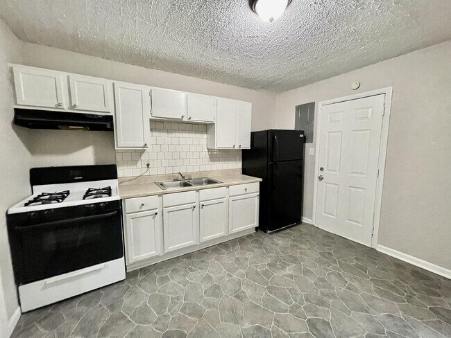 Foto del edificio - 7317 Agnes Ave