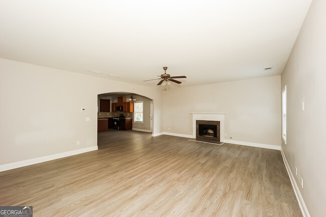 Building Photo - 4300 Shamrock Dr