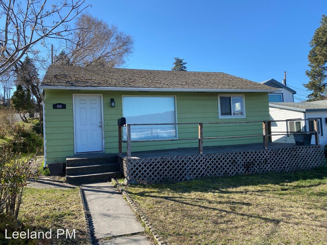 Primary Photo - 3 br, 2 bath House - 600 West 16th St.