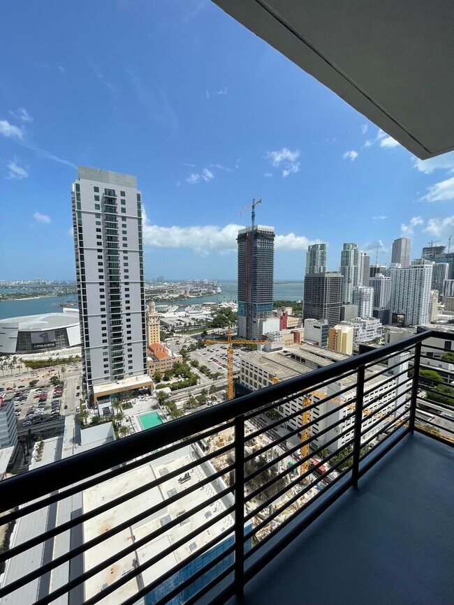 Foto del edificio - 33 NE 6th St